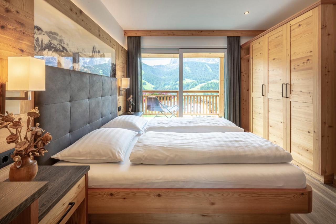 Apartments La Mana Santa Cristina Val Gardena エクステリア 写真