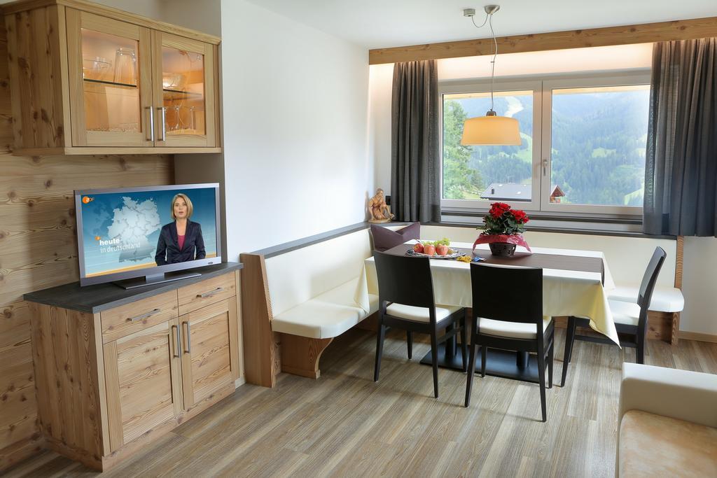 Apartments La Mana Santa Cristina Val Gardena エクステリア 写真